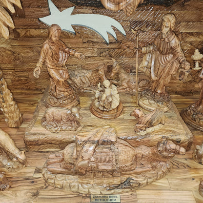 Crèche de Noël en bois d'olivier : Vierge Marie, Enfant Jésus, les bergers et l'ange Gabriel