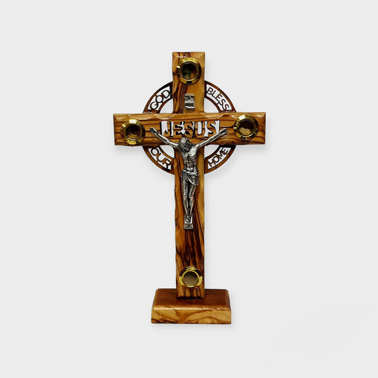 Croix en bois d'olivier avec terre sainte et encens, Jésus au centre