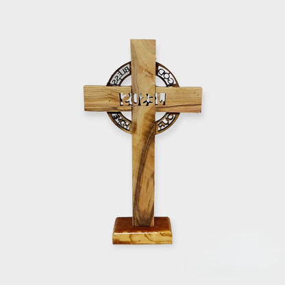 Croix en bois d'olivier avec terre sainte et encens, Jésus au centre